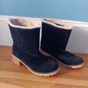 Women's Black Shearling-Lined Winter Boots